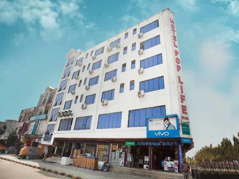 Oyo 343 Pop Life Hotel Banke Екстериор снимка