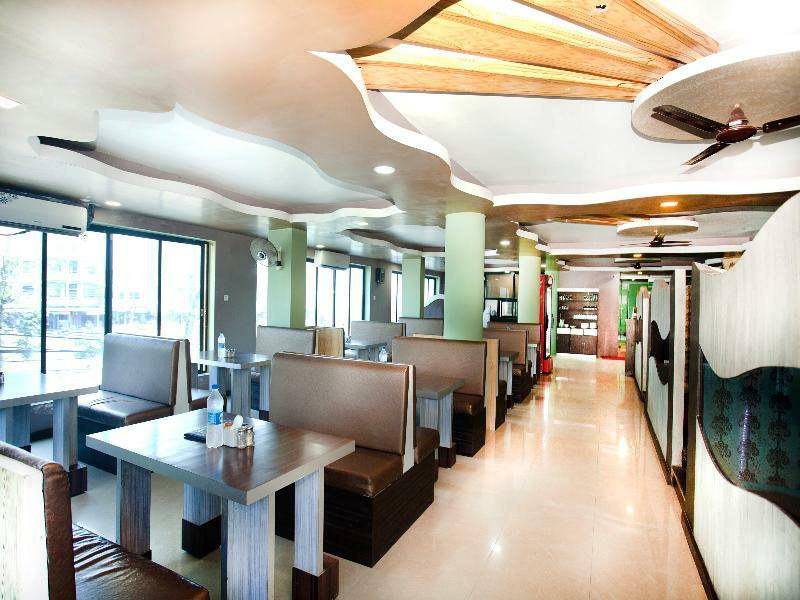 Oyo 343 Pop Life Hotel Banke Екстериор снимка