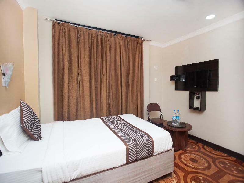 Oyo 343 Pop Life Hotel Banke Екстериор снимка
